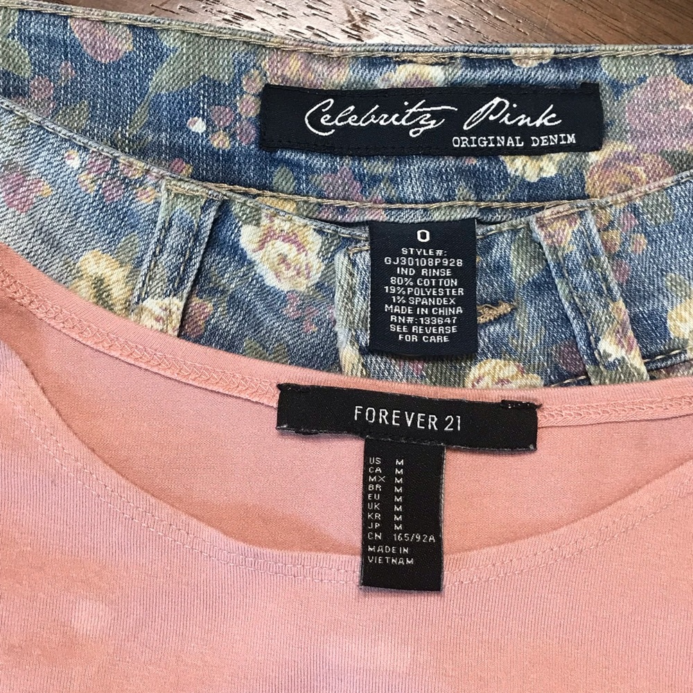 Celebrity Pink shorts / forever 21 top - Picture 3 of 7